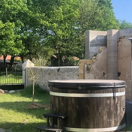 Courreau - Maison De Maitre 旺代蒙塔利韦